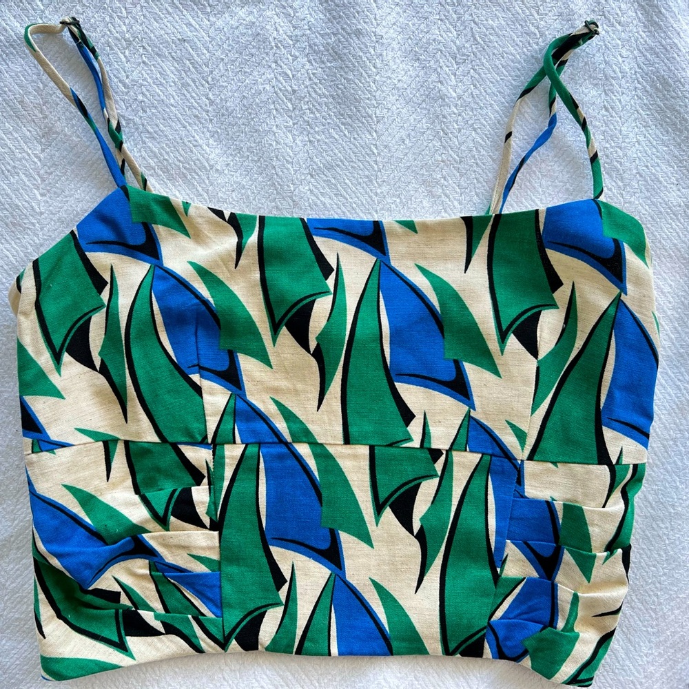 Vey chic/safari style crop top